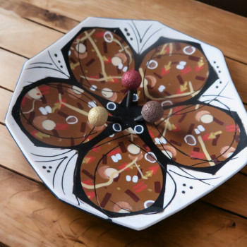 Cool Flower brooch -Chocolate