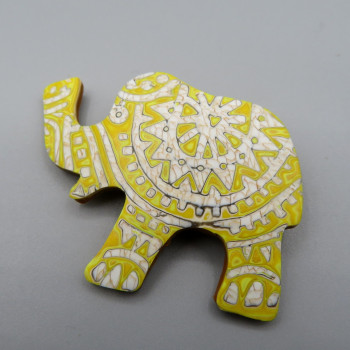 Faux batik Broch Elephant yellow