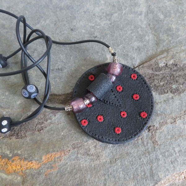 Faux batik Broch