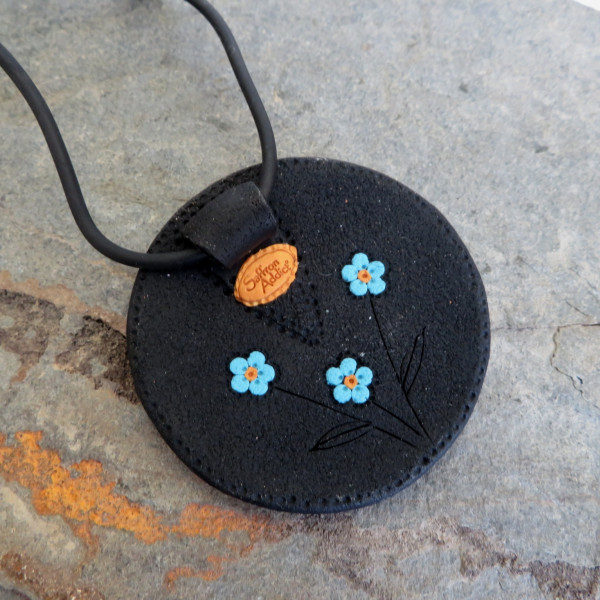 Faux batik Broch